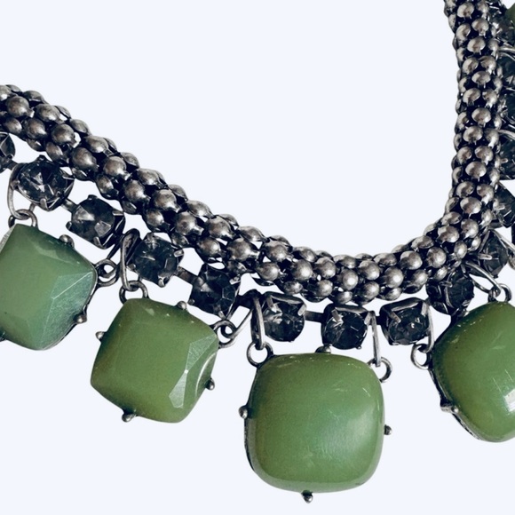 Vintage Green Chunky Bib Necklace Silver-Tone Faceted Cabochon Statement Jewelry - Picture 4 of 9